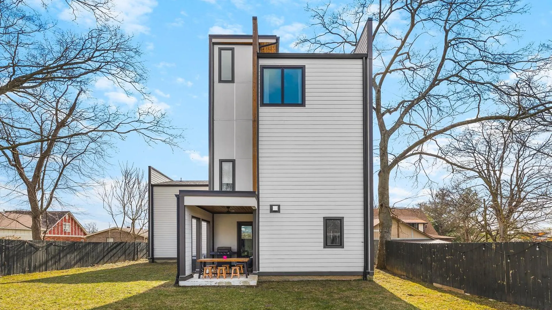 Holiday home Modern Luxury Rooftop Deck, 3 Mi To Downtown Nashville United States